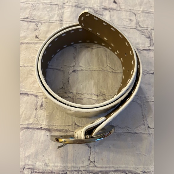 CREAM WITH SILVER TONE HARDWARE WOMENS VEGAN STITCHING BELT SIZE LARGE - Picture 2 of 10